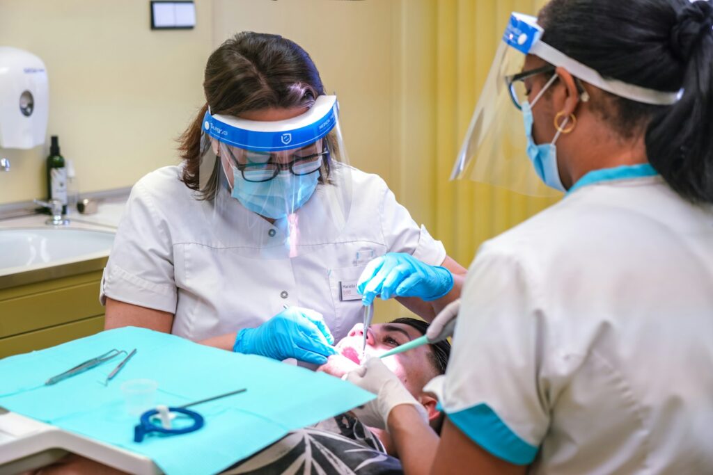Benefity pozapłacowe dla asystentek stomatologicznych: co oferują pracodawcy?